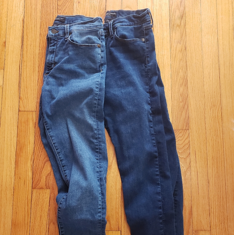 2 pair of Banana Republic skinny jeans!